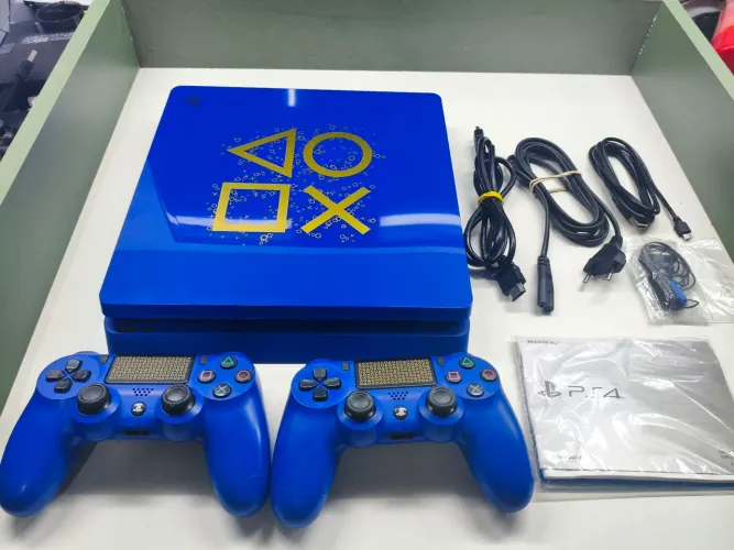 PlayStation 4 Days Of Play Azul raro com 2 controles
