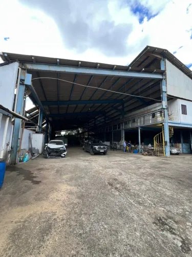 GALPÃO COM 3.000m2 PARA ALUGAR EM PORTO SECO PIRAJA