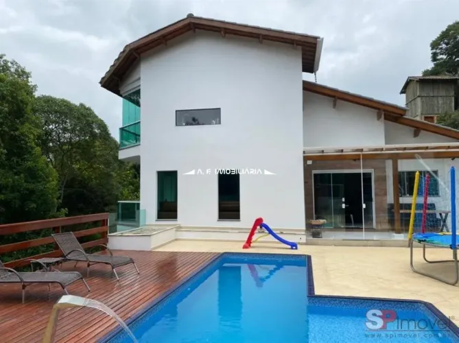 Linda Casa em Mairiporã, 4 quartos, 4 suítes, 6 vagas de garagem, 300m²