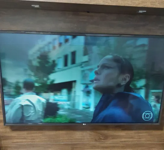 TV LG 49 polegadas ( COM DEFEITO )