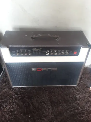 Amplificador Borne Evidence200 para guitarra