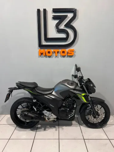 YAMAHA FZ25 250 FAZER FLEX.