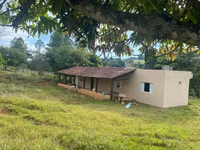SITIO A VENDA EM VARGINHA A 7 KM DA WALLITA