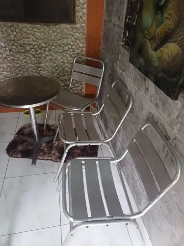 mesa e cadeiras alumínio pra aquele momentos de lazer