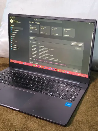 Galaxy Book 2 (Intel i3 / 238gb / 4GB RAM)
