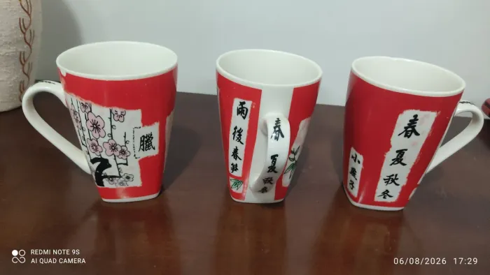 Vendo três lindas canecas com desenhos e inscrições chinesas.preco desapega, 20,00