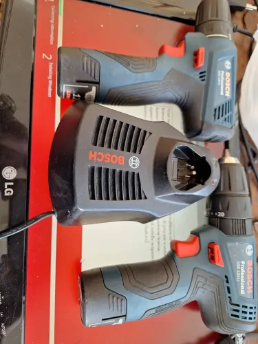 2 Parafusadeiras Bosch GSR 120Li e GSB 120Li