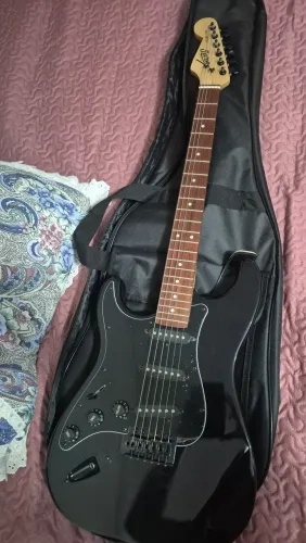 Guitarra para canhoto