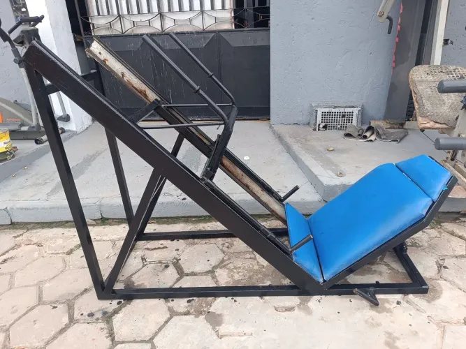 Aparelho de musculação 