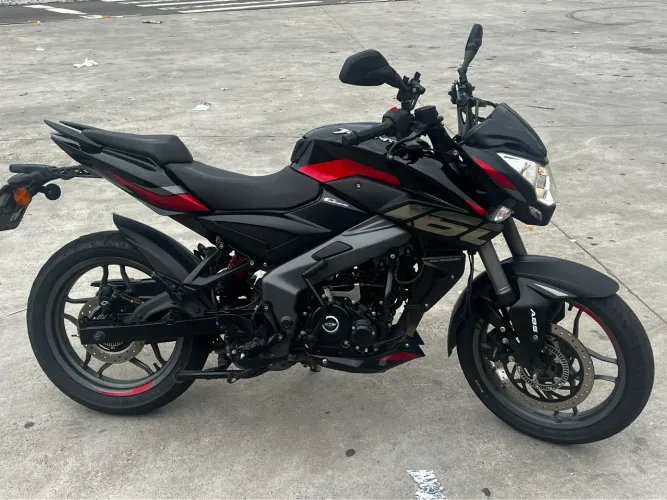 BAJAJ DOMINAR 160 2025