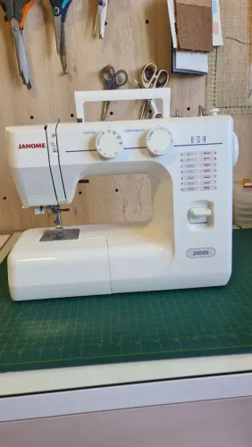 Máquina de Costura Janome 2008S