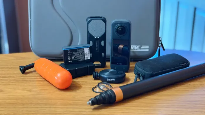 Insta360 X4 8K + 2 baterias, 256GB, Bullet Time e bastões
