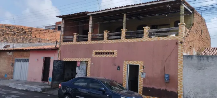 CASAS ( Casa geminada vertical ) Térreo e Superior, entrada independente. 355 mil as duas!