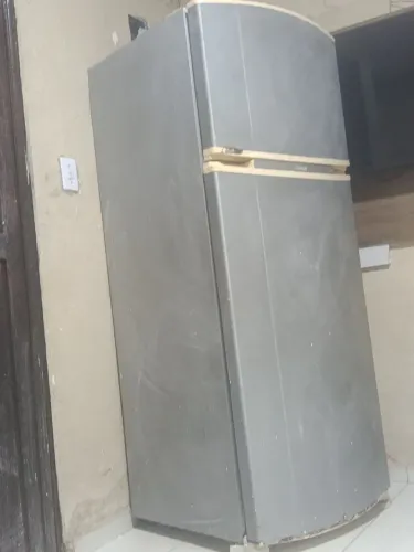 Vende-se Geladeira com defeito.