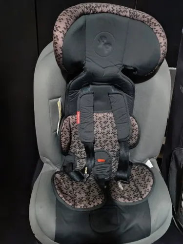 Cadeirinha para carro com ISOFIX - Excelente estado