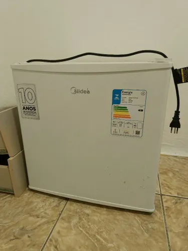 FRIGOBAR Midea 45L