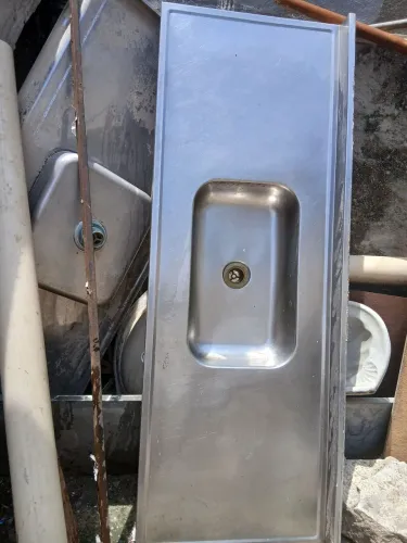 2 Pia inox usada 1.60 x 22 pegar no local 150,00 cada