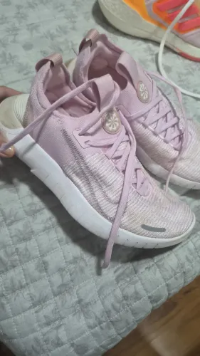 Tenis nike em perfeito estado num 36
