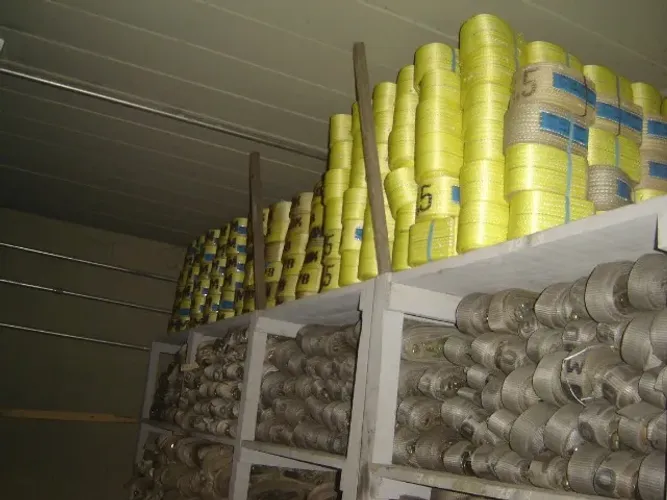 materiais de amarração/acomodação de cargas para transporte