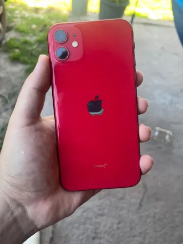 Vendo iPhone 11 Vermelho 