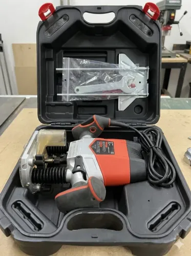 Tupia Laminadora Black & Decker 220V com Maleta Rígida