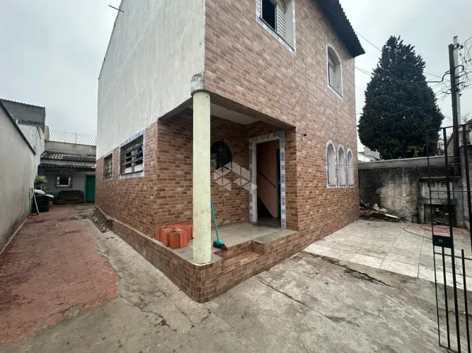 Sobrado á venda (terreno com 250m2) excelente para ivestimento