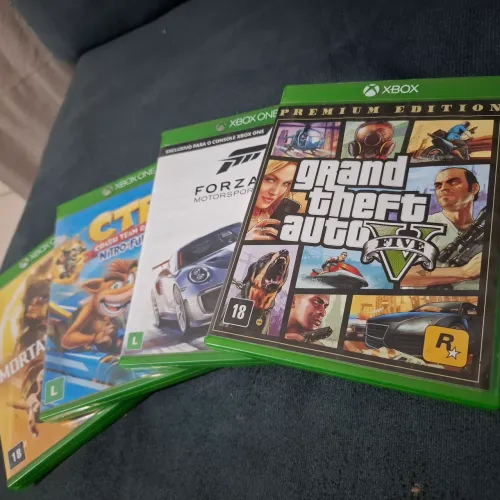 4 jogos de xbox one GTA 5, FORZA MOTORSPORT 7, CRASH TEAM RACING, MORTAL KOMBAT 11