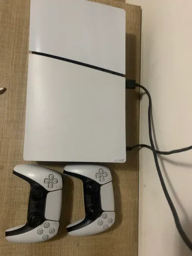 PS5 Slim - 2 controles [NEGOCIO] 
