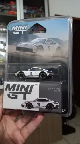 Porsche 911 dakar mini gt 1/64