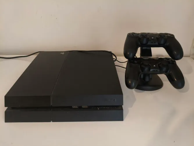 PlayStation 4 - 500 GB