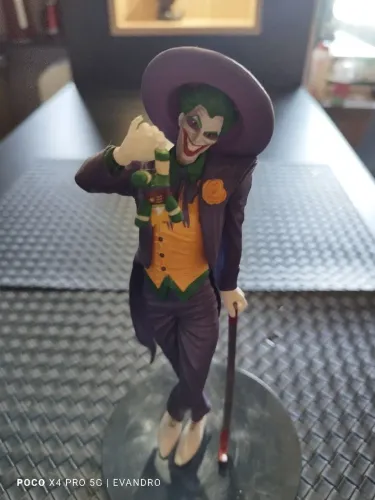Estátua coringa 