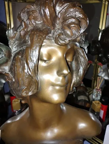 Escultura busto 
