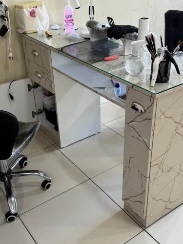Mesa projetada Mdf com tampa de vidro