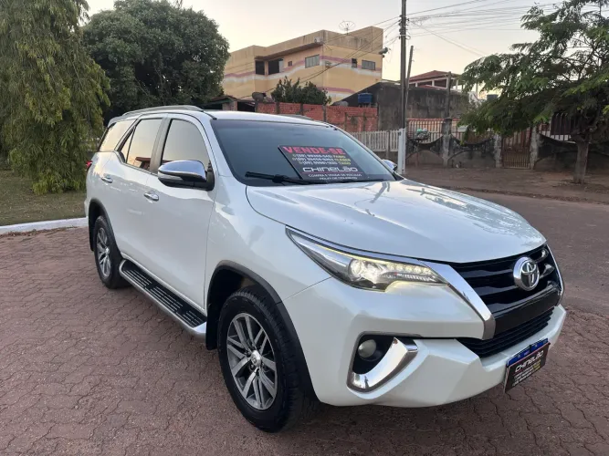Toyota Hilux SW4 SRX 4X4 2.8 TDI 16V Dies. Aut. 2017