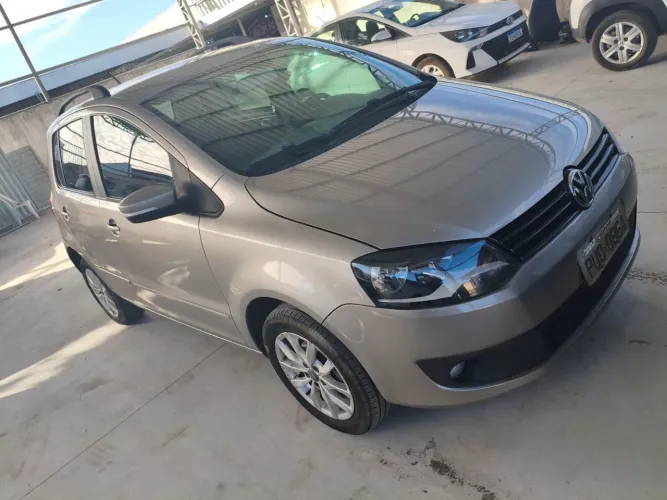 Volkswagen Fox 1.0 MI Total Flex 8V 5P 2014