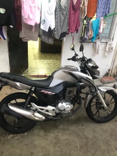 Fan 2023, moto extra, único dono , toda zero. Fala comigo pra negociamos.