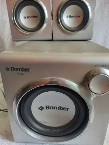 home theater multimídia system 2.1- bomber
