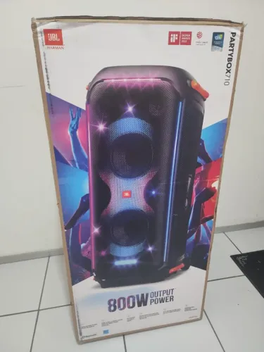 Caixa de Som JBL Partybox 710 800w [Na caixa, 1 ano de uso]
