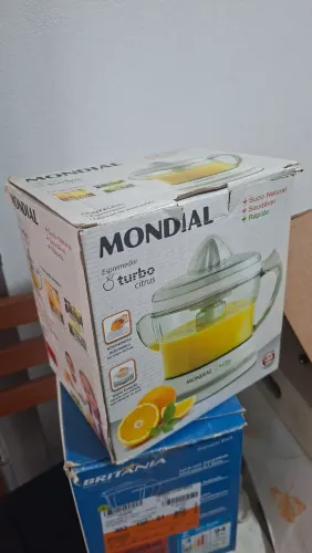 Espremedor de Laranja Turbo