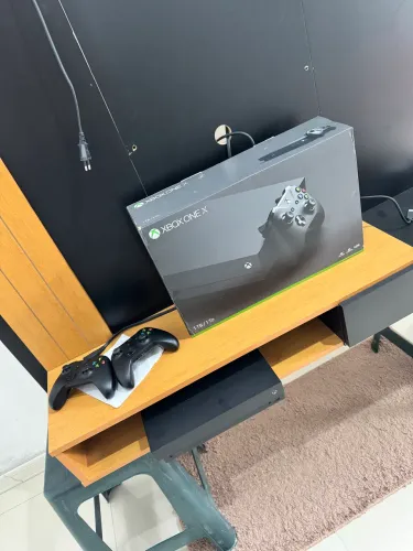 Xbox One X Original + 2 Controles - Perfeito Estado (Preço Baixo)