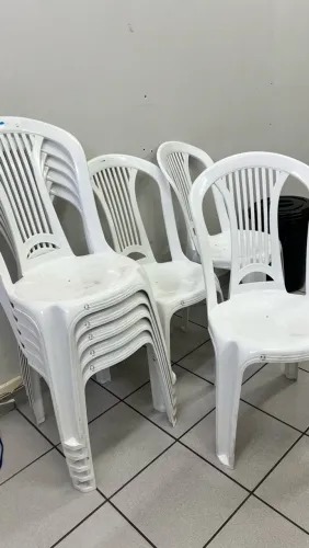 Cadeira de Plástico Branca
