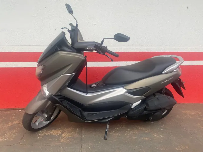 Moto NMax 160 Dourados