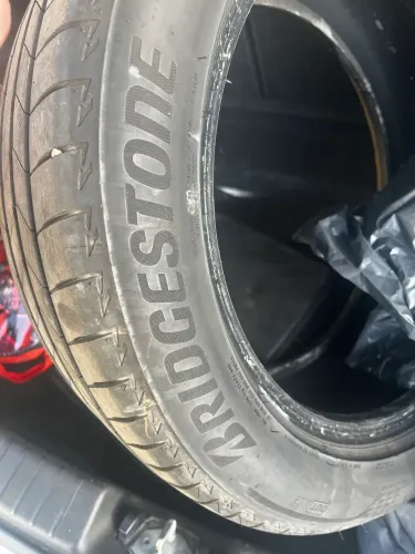 Pneu Aro 17 225/50 Bridgestone
