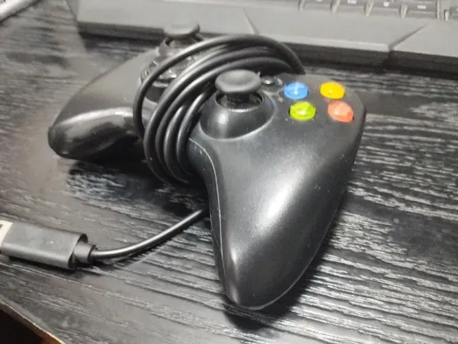 Controle de Xbox 360 usado com fio