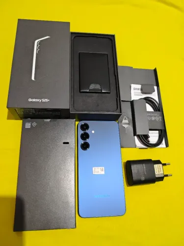 Samsung Galaxy S25 plus 12/512 GB estado de novo