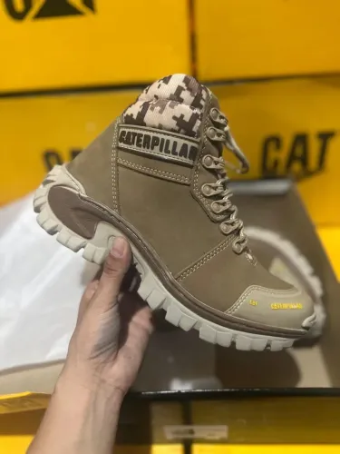 BOTA COTURNO CATERPILLAR ARIZONA COURO LEGÍTIMO