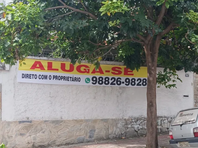 Casa antiga para fins comerciais 