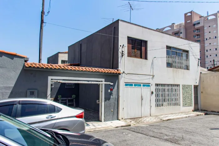Casa comercial na Rua Eliseu Carnevalli, 4 117 m²