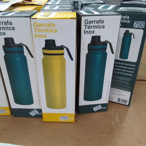 Garrafa térmica 700ml de alta qualidade várias cores e entrega grátis