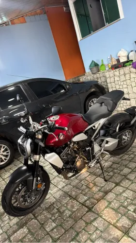 Honda cb1000r
